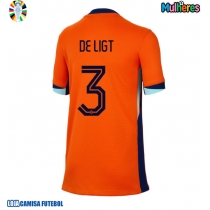 Camisa de Futebol Holanda Matthijs de Ligt #3 Equipamento Principal Mulheres Europeu 2024 Manga Curta